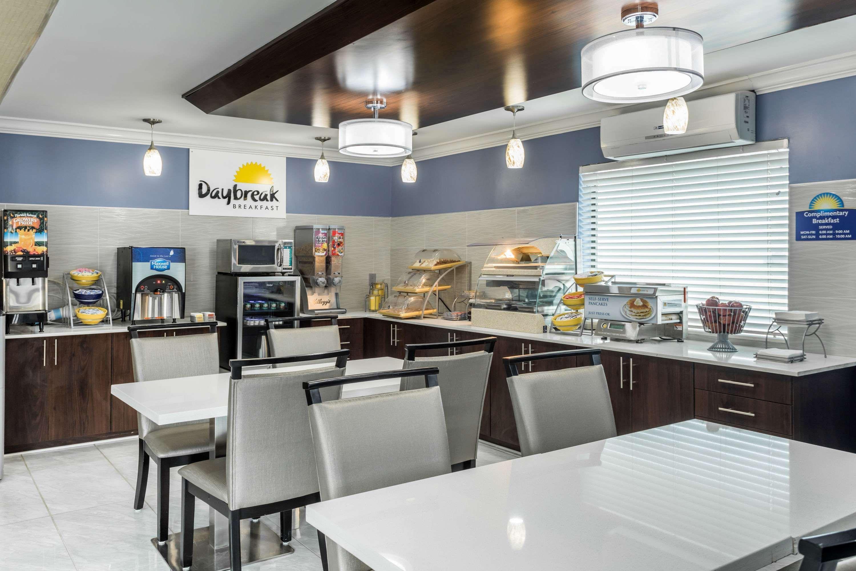 Days Inn By Wyndham Goose Creek North Charleston Zewnętrze zdjęcie